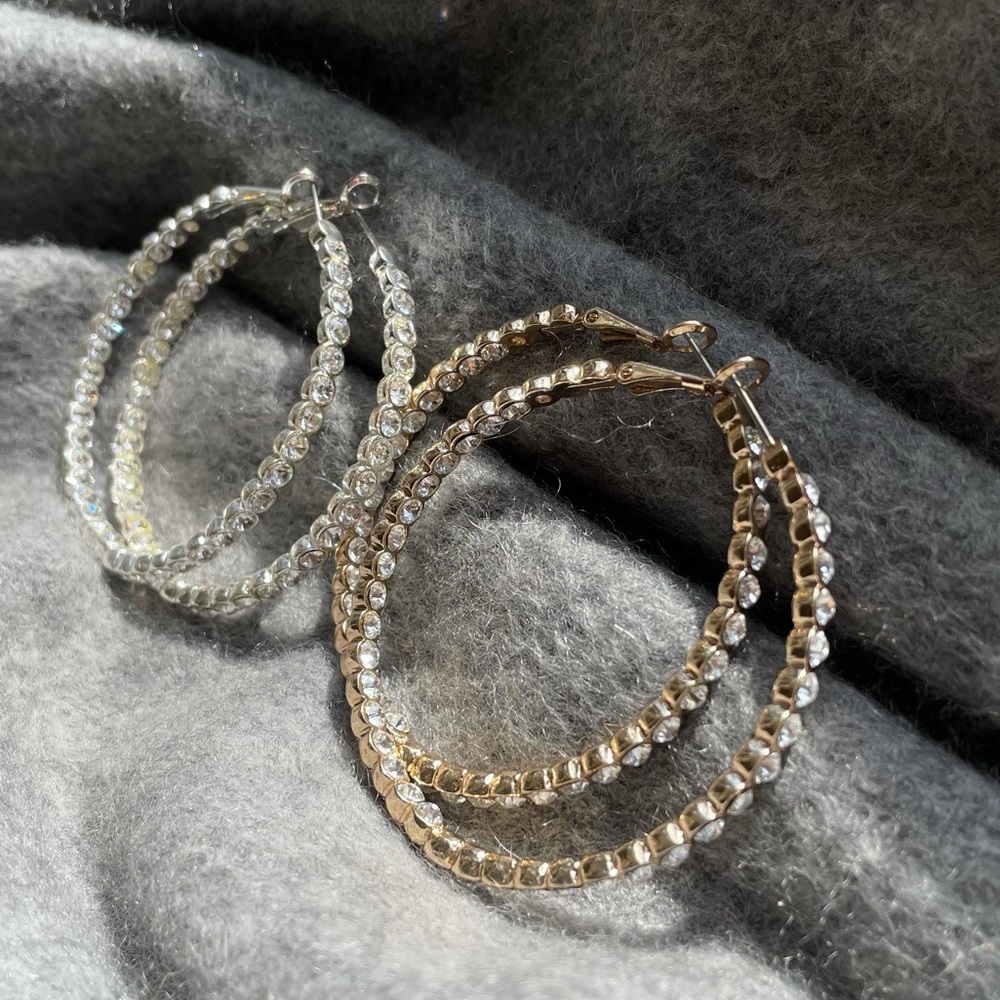Swarovski SET OF TWO Hoop Earrings 💛✨🤍